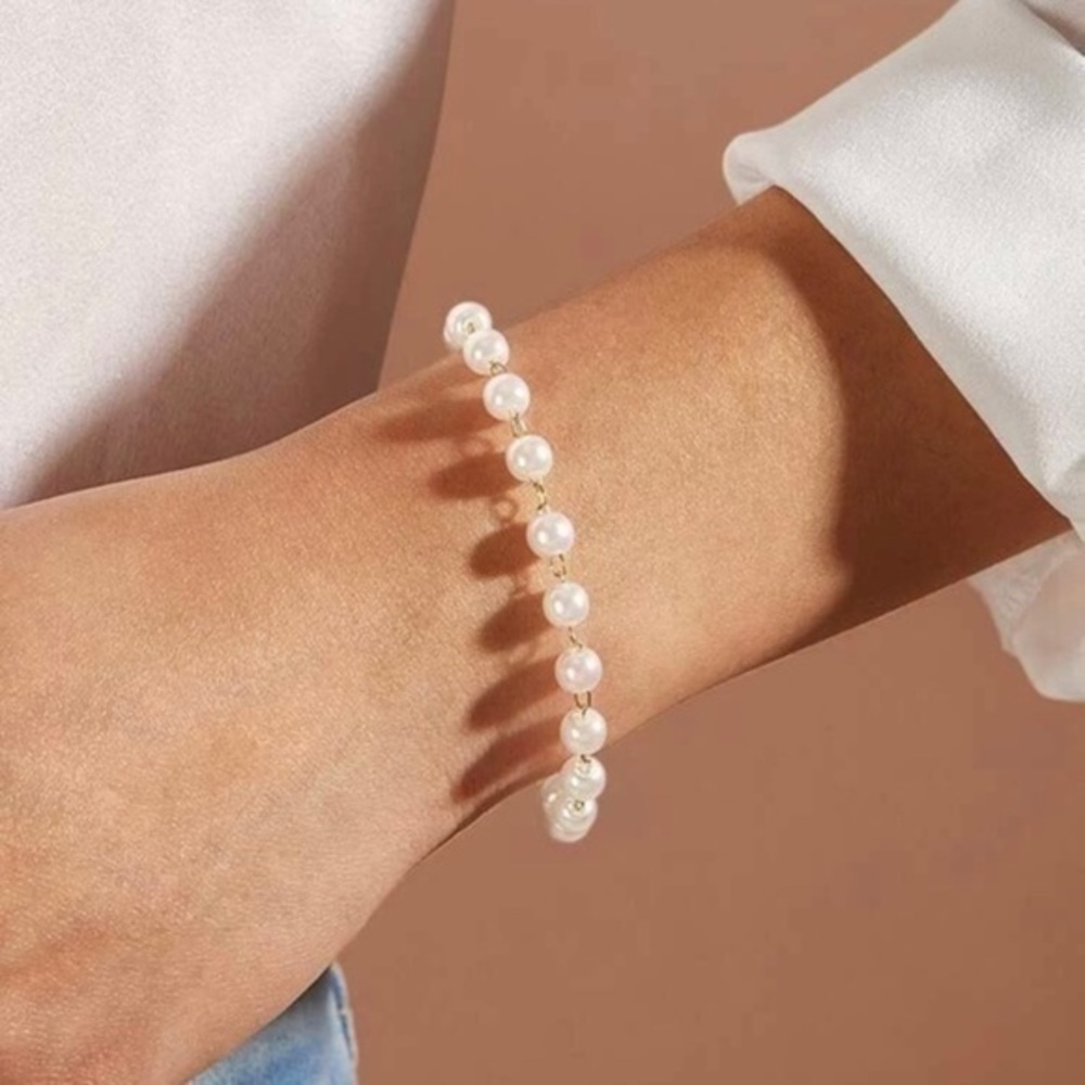 3/$30 ๐ Faux Pearl Bracelet